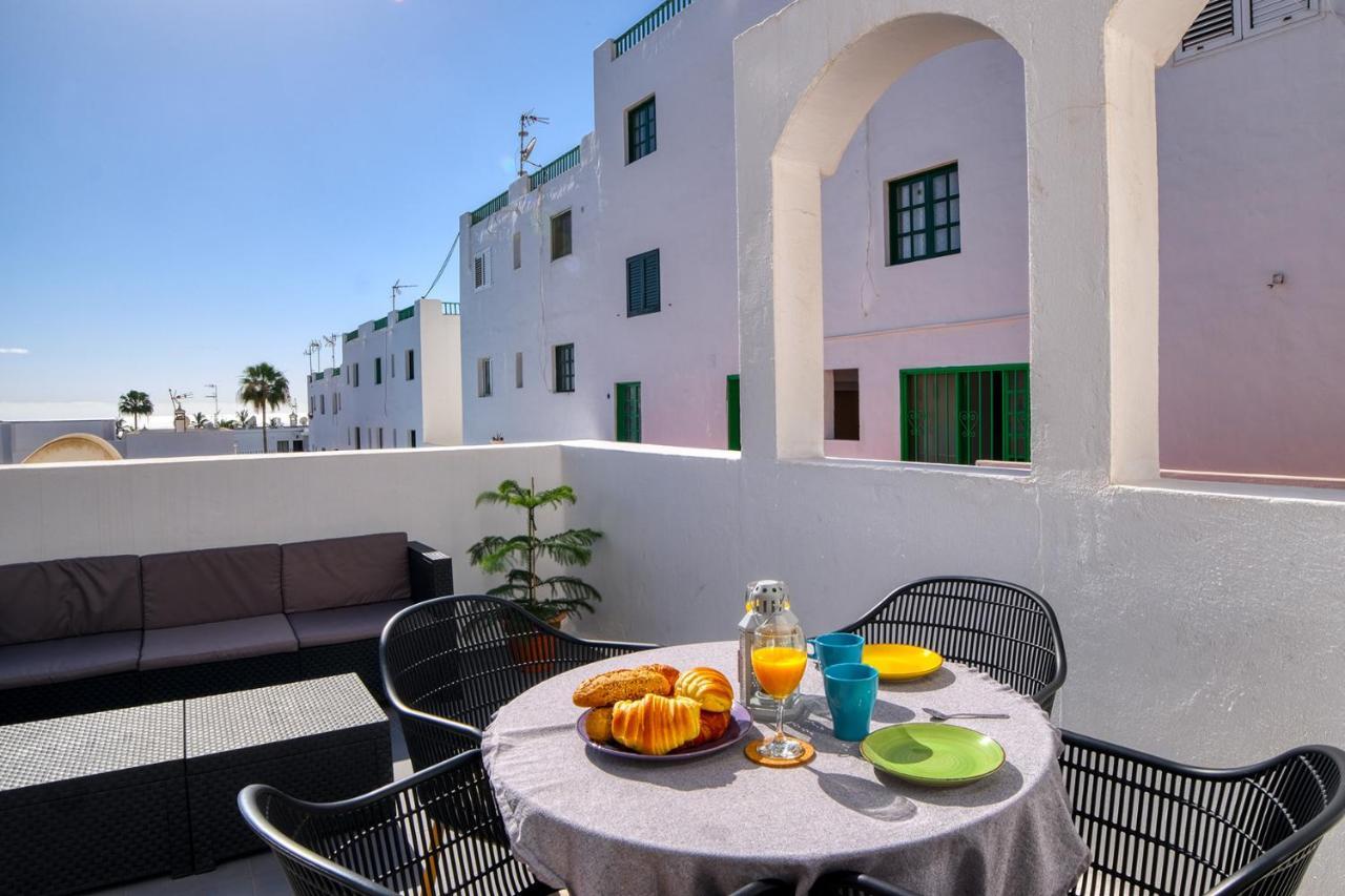 プエルト・デル・カルメン Sea Waves Lanzarote 500M From Playa Grande Big Terrace And Poolヴィラ エクステリア 写真
