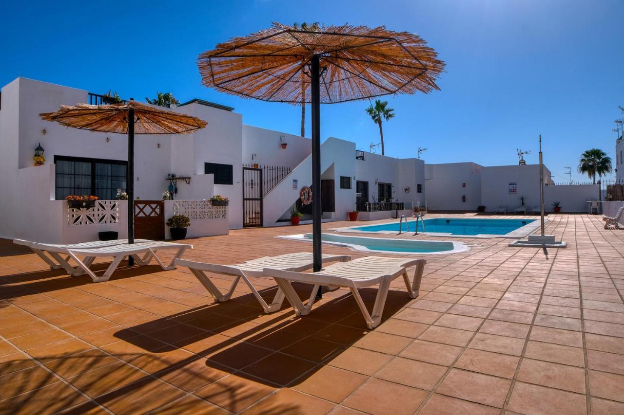 プエルト・デル・カルメン Sea Waves Lanzarote 500M From Playa Grande Big Terrace And Poolヴィラ エクステリア 写真